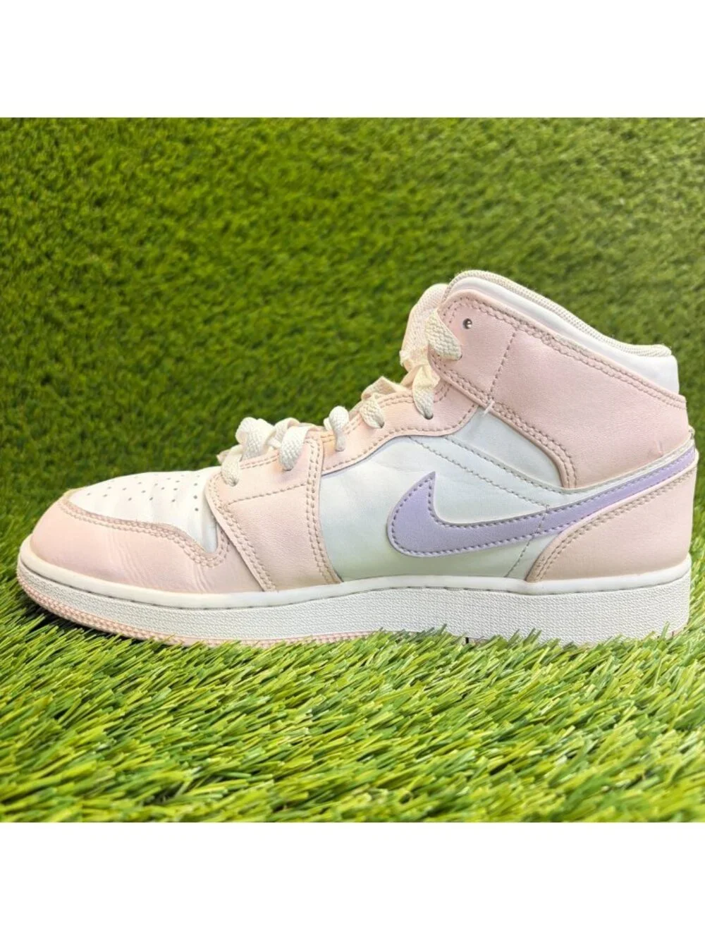Nike Air Jordan 1 Mid Girls Size‎ 7Y Pink White Athletic Leather Shoes Sneakers